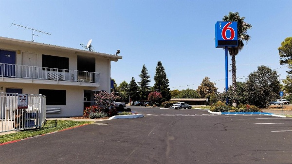 Motel 6-Chico, CA image 1